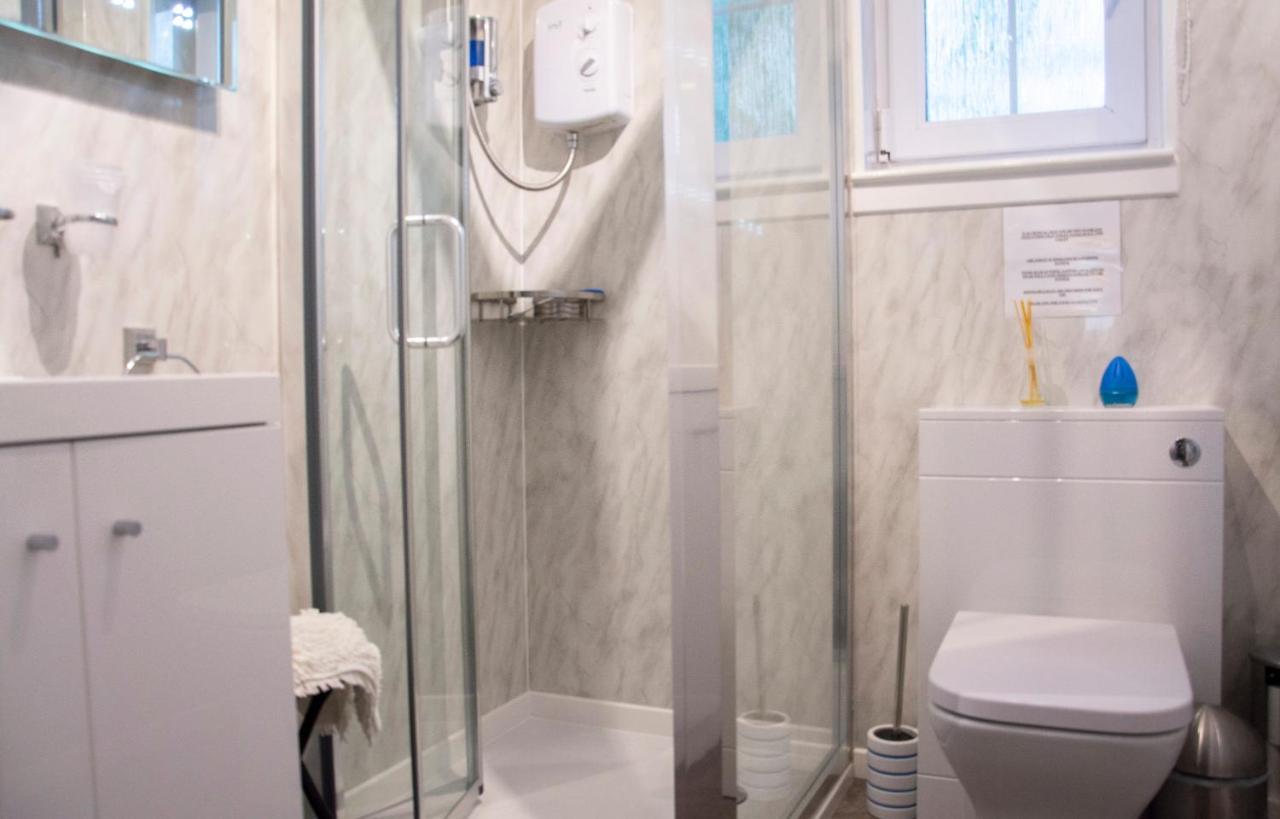 Apartment 2, Pheonix Flats Портри Екстериор снимка